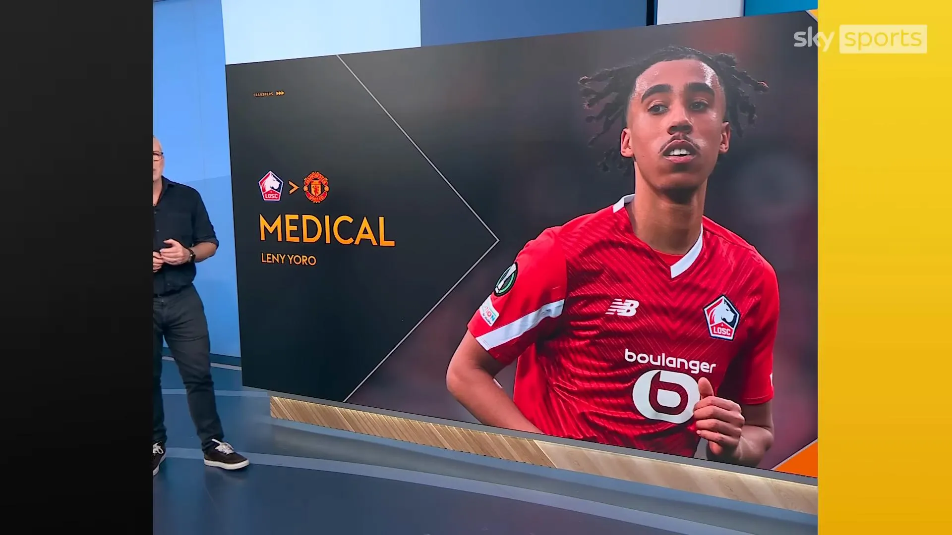 Leny Yoro Manchester United medical